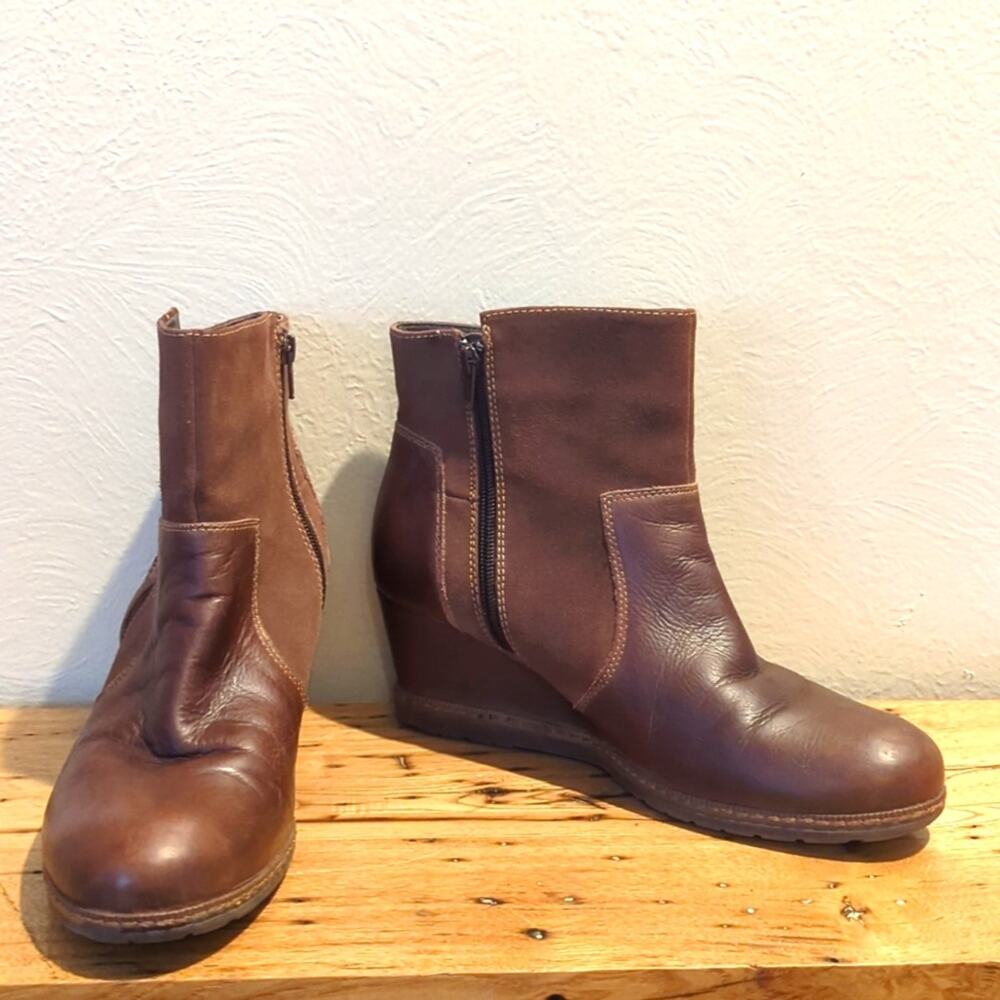 Earth Hilltopper Brown Leather & Suede Wedge Heel Bootie Women's Size 11B